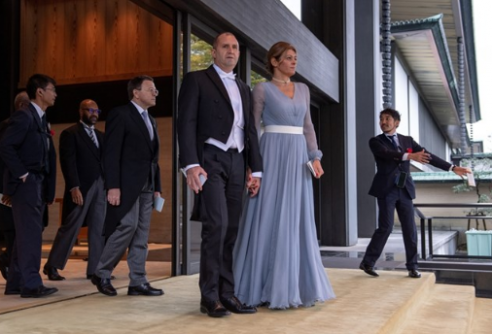 Деси Радева блести като кралица в Япония (Вижте какъв стил показа + Снимки)