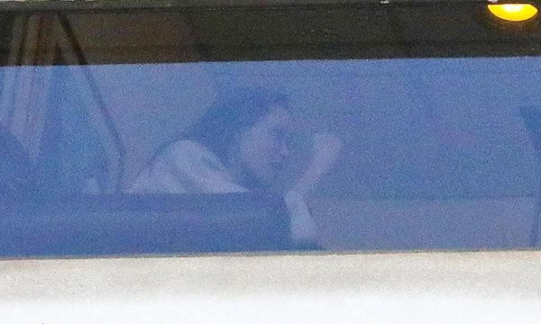 Папарашки удар! Анджелина Джоли и Брад за първи път заедно след развода (Вижте как ги спипаха) - Снимка 2