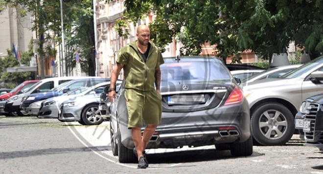 Ники Михайлов се фука с кола за 150 бона (Вижте с какво вози Николета - Фото) - Снимка 2