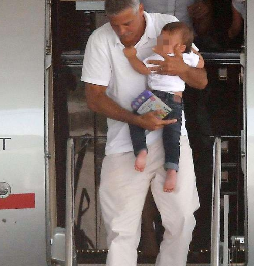 Амал и Джордж Клуни показаха близнаците (Вижте порасналите Ела и Александър) - Снимка 2