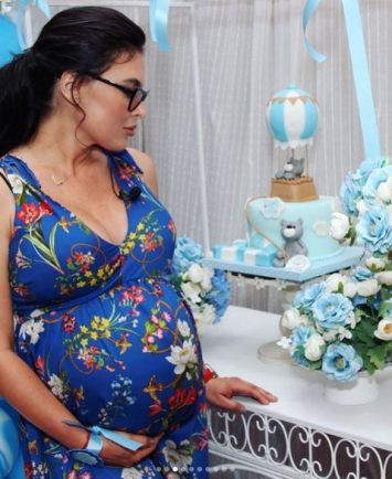 Бременната Лили Ангелова вдигна тузарско парти за бебето (Снимки от приказното събитие)