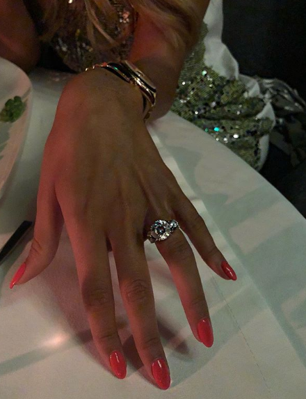 Моника Валериева лъже за годежа с катарския принц (Фука се с фалшив пръстен?)