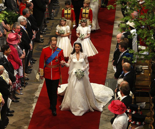 Меган Маркъл с по-скъпа сватбена рокля и от Кейт (Колко струват булчинските рокли на другите принцеси?)