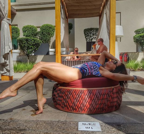 Маги Желязкова показа фитнес тяло на почивката си в Дубай (Снимки по бански)