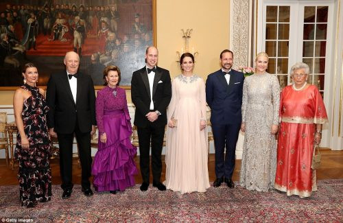 Бременната Кейт Мидълтън отвя кралските особи на Норвегия с визия (Вижте ослепителния й образ)