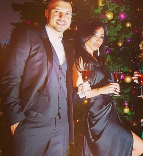 Валери Божинов и Благо се цакат с луксозни купони по Нова година (Снимки с половинките им)
