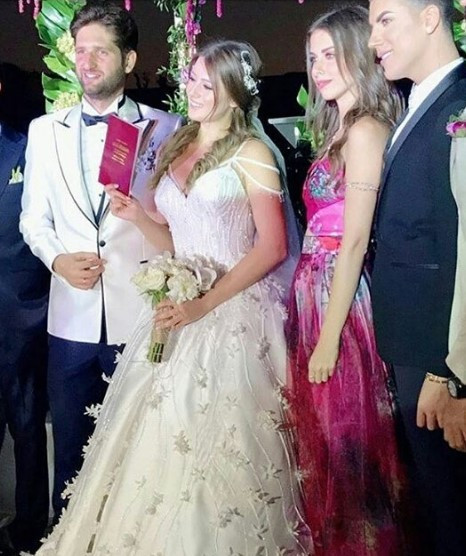 Гизем Караджа вдигна луда сватба в Турция (Вижте как звездата от "Огледален свят" каза "Да") - Снимка 5
