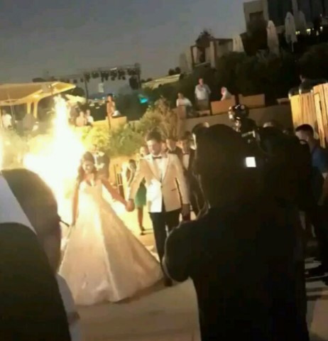 Гизем Караджа вдигна луда сватба в Турция (Вижте как звездата от "Огледален свят" каза "Да") - Снимка 6