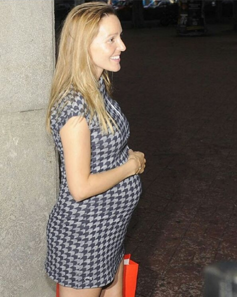 Бременната Йелена Джокович ослепителна на 31 си РД (Вижте къде го отпразнува)