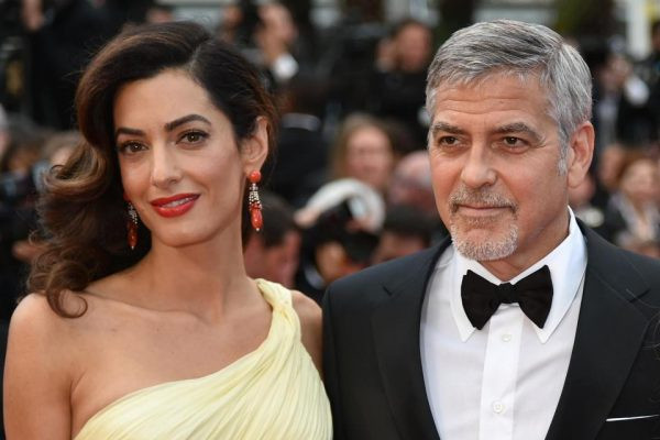 Амал Клуни роди като кралска особа (Вижте с какъв лукс я глези Джордж)