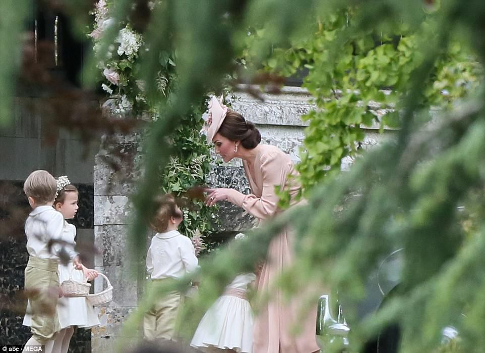 Кейт Мидълтън вдигна скандал на принц Джордж на сватбата на Пипа (Всичко за резила)
