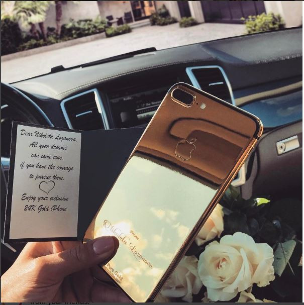 Николета Лозанова с телефон от чисто злато (Вижте как я глези любимият й)