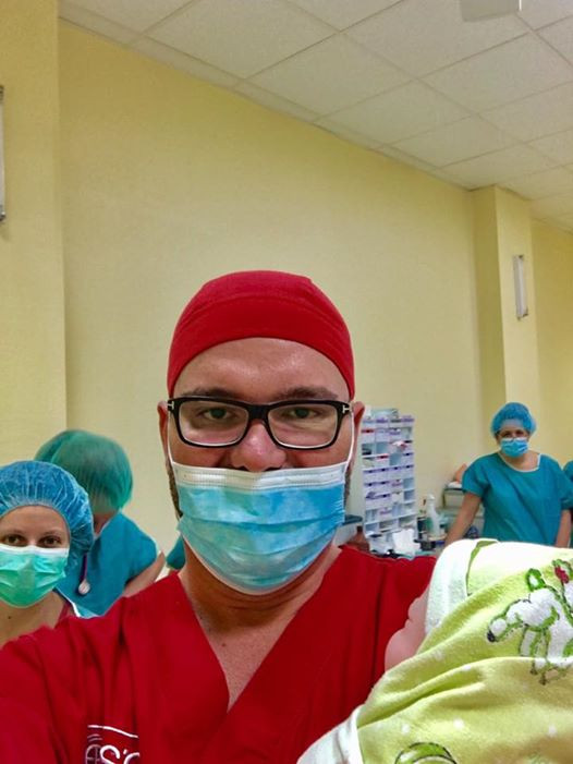 Д-р Енчев се похвали с бебето от Теди Велинова