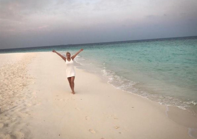 ДесиСлава се глези с райска ваканция на Малдивите