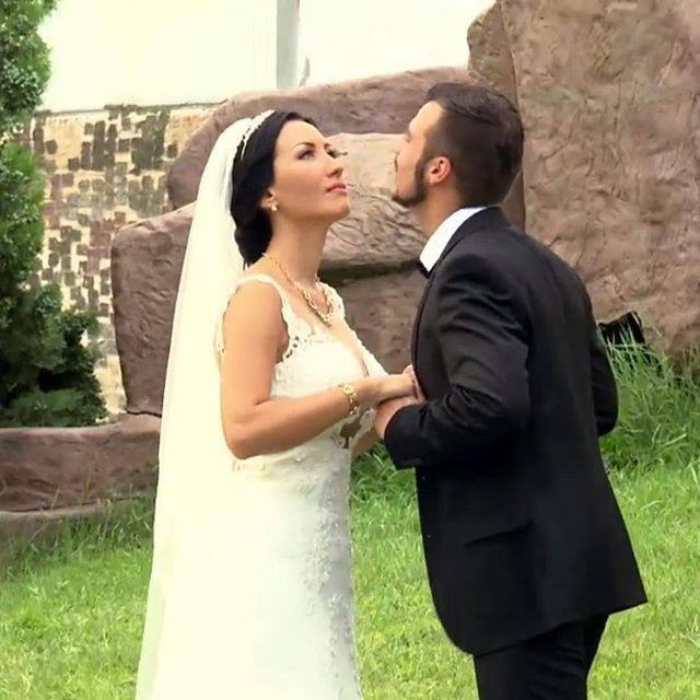 Джена и Атанас Стоев прибраха половин милион от сватбата си