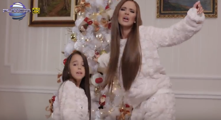 "Коледа е" на Марая и Мария предизвика куп критики
