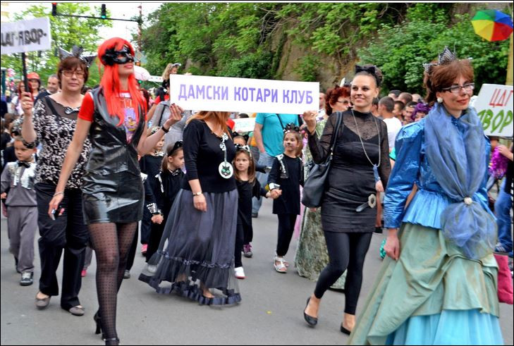 Дамския Котари клуб стана хит на карнавала в Габрово