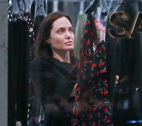 Анджелина Джоли стряска без грим