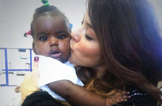Актрисата си осиновява дете от Судан