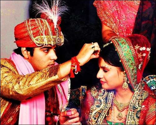 Киншук Махаджан развълнува нета със сватбени снимки