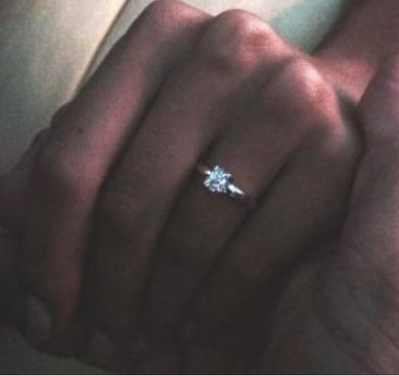 Миската не спира да се хвали с диамантения си пръстен