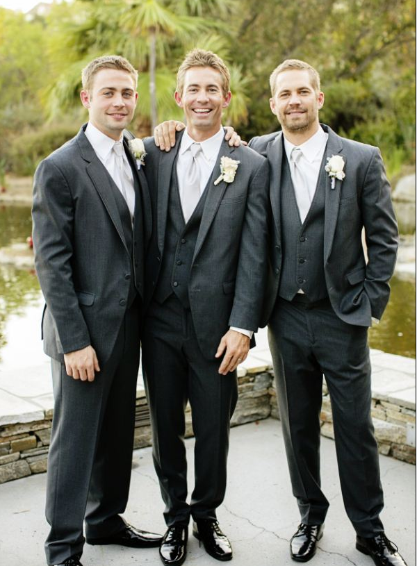 Пол Уокър и двамата му братя на сватбата на Калеб (в средата)