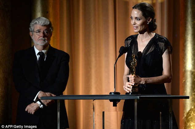 Анджелина Джоли сложи край на опасенията за здравето й