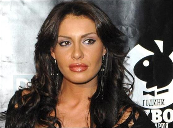 Златка за Нанси: Не става за "Мис България"