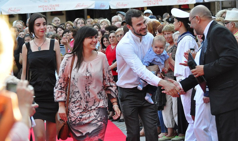 Ивайло Захариев със съпругата и сина си във Варна