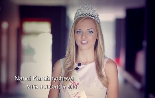 Нанси Карабойчева е трагична във визитката си за Мис Свят 2013