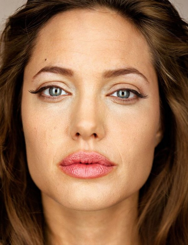 Анджелина Джоли е красива и без фотошоп