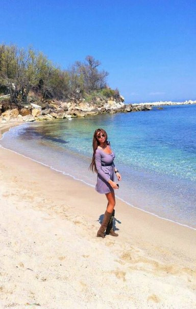 Звезделина от Мис България изненада с облеклото си на плажа