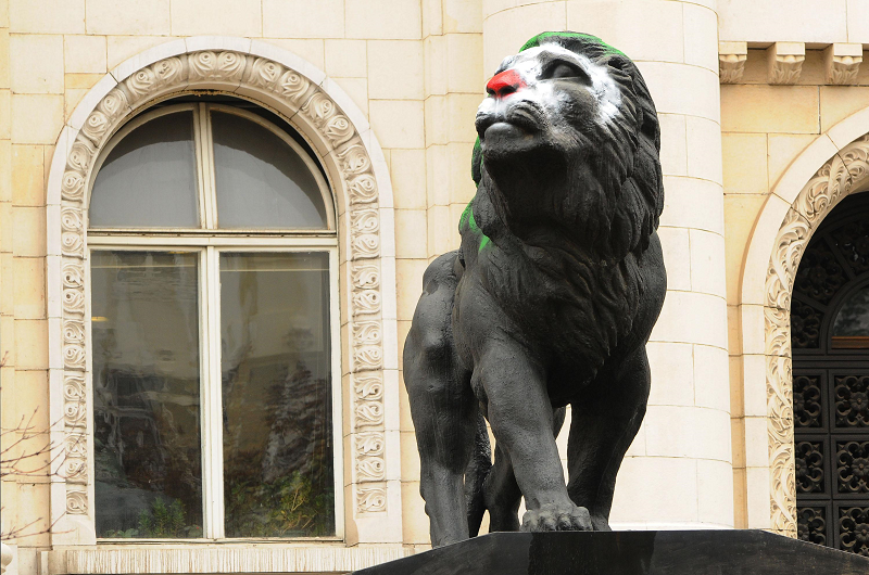 Нарисуваният лъв пред Съдебната палата