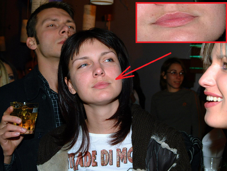Жени Калканджиева срути мрежата със своя мустак и пъпките от епилацията