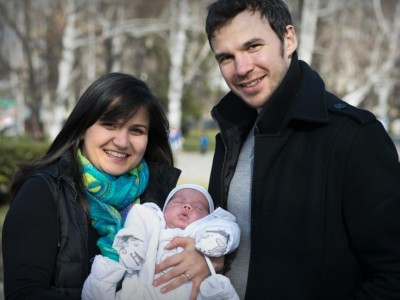 Миряна и Ивайло Захариев с малкия Филип