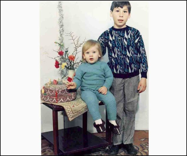 Метин и Октай Енимехмедов като деца 