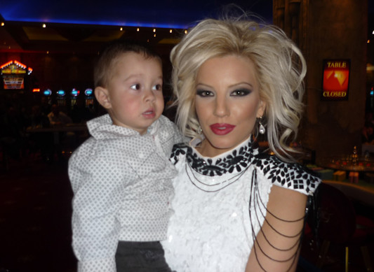 Емилия със сина си от Коко - Иван