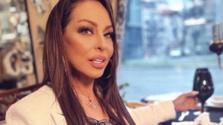 Слабата  Ивана се състари на 53 и загуби буйната си коса (Фолкаджийката заприлича на бабка – Снимки)