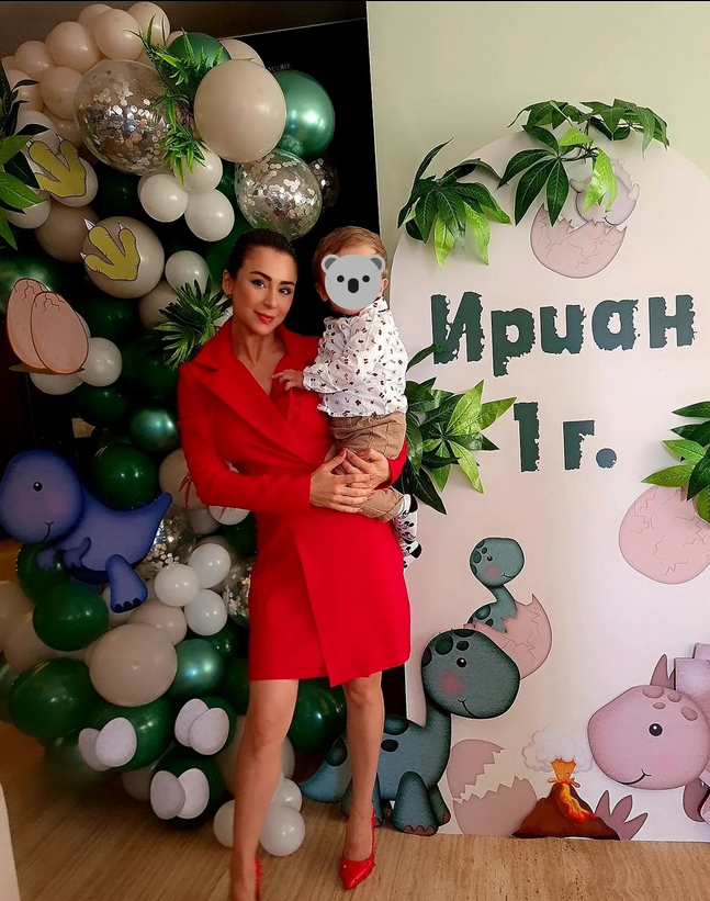 Ася Капчикова отпразнува първия рожден ден на сина си Снимка: Инстаграм