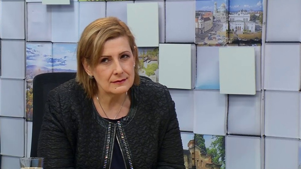 Елена Гунчева-Гривова: Никога не е имало такова голямо разделение между политици и народ