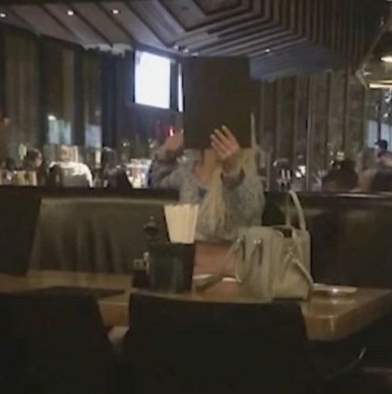 Бритни Спиърс получи нервен срив  в ресторант (Мъжът й не издържа и я заряза – Подробности + Снимки)