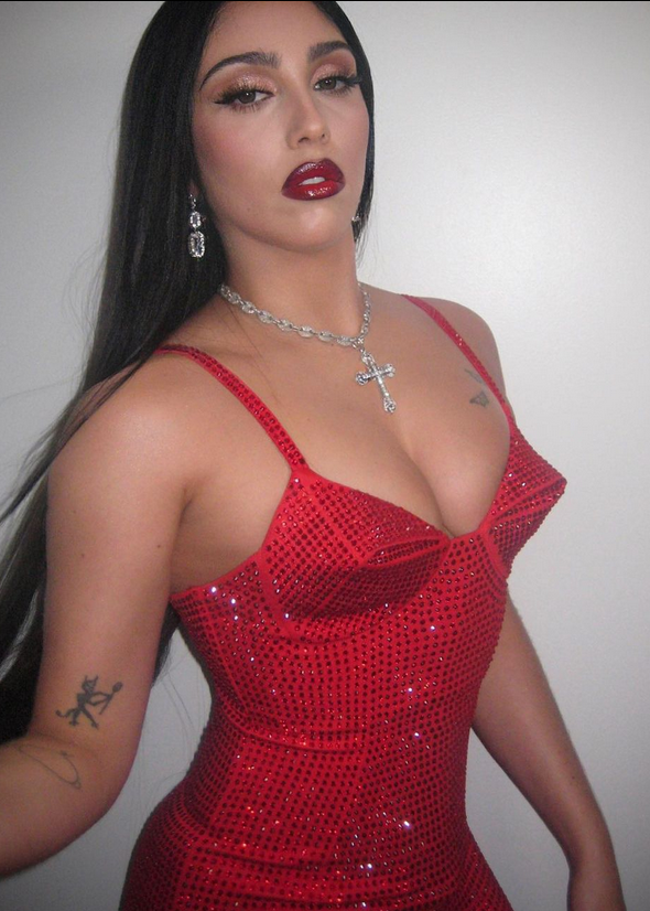 Скандална като мама: Лурдес Леон натика бомби в рокля с малък размер (Щерката на Мадона  лъсна с деколте до пъпа – Снимки) - Снимка 2