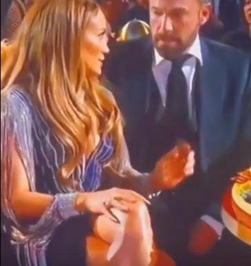 Джей Ло подигра Бен за неадекватното държание на Грами (Не му прости за срама на наградите – Снимки) - Снимка 2