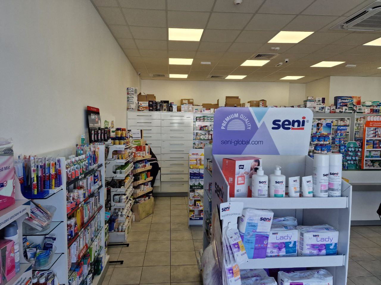 Нова аптека “Стела” отвори врати на бул. “Ботевградско шосе” в столицата, обещавайки атрактивни цени, професионално обслужване и разнообразие от най-добрите продукти на пазара - Снимка 3