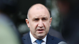 Румен Радев вече е начертал планът за употреба на новата коалиция на Ива Митева и Каримански