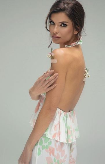 Славена Вътова лъсна по бедра в пижама на Светлана (Моделката рекламира бранда на Гущерова за 10 бона – Снимки) - Снимка 3