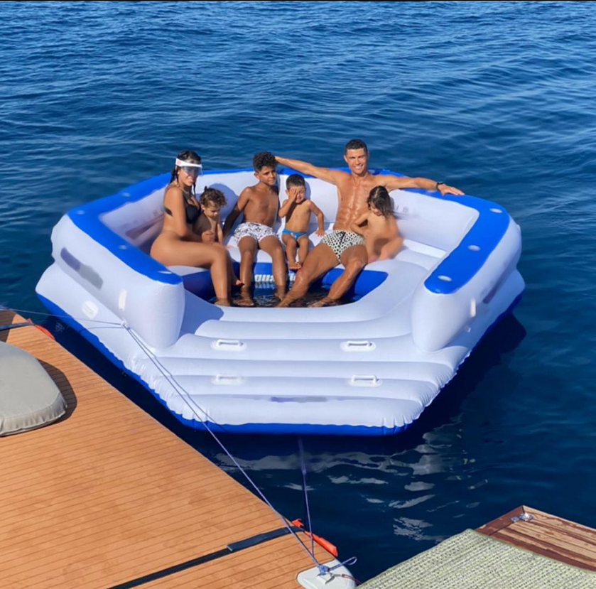 След слуховете за раздяла! Джорджина и Роналдо крепят семейството с царска ваканция на яхта (Снимки) - Снимка 3