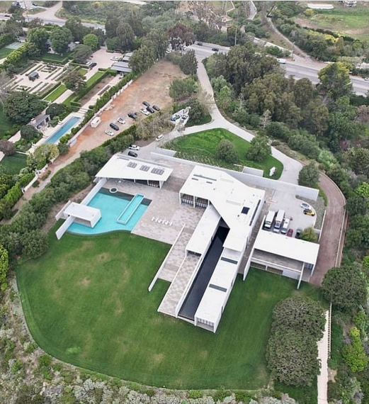 Бионсе осъмна с лукс имение за 200 милиона (Певицата и мъжът ѝ се ширят на над 30 дка земя с частен басейн – Снимки)