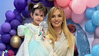 Малина гласи внучката за певица (Малката расте музикална като баба си – Снимки)