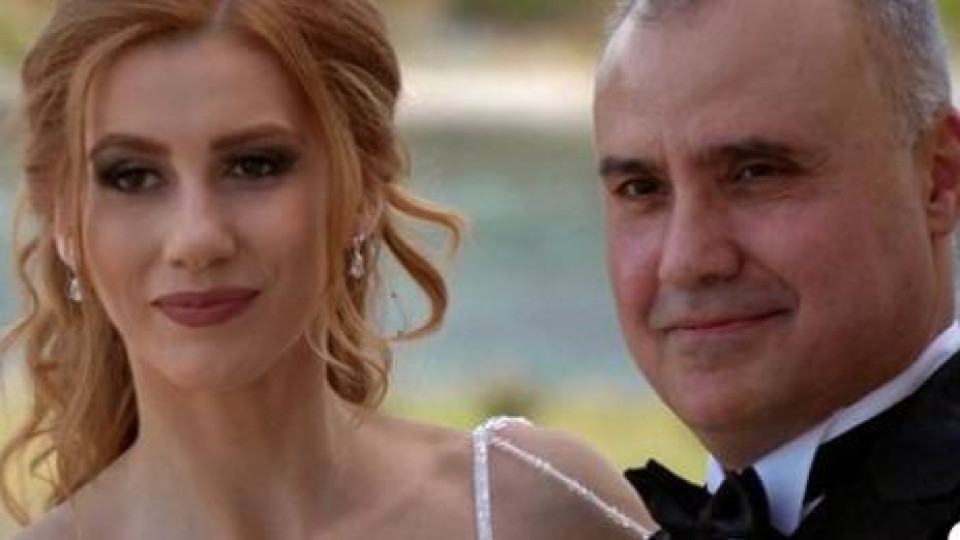Водещата на новините Виктория Готева и Евгени Димиитров-Маестрото се взеха на морска сватба
